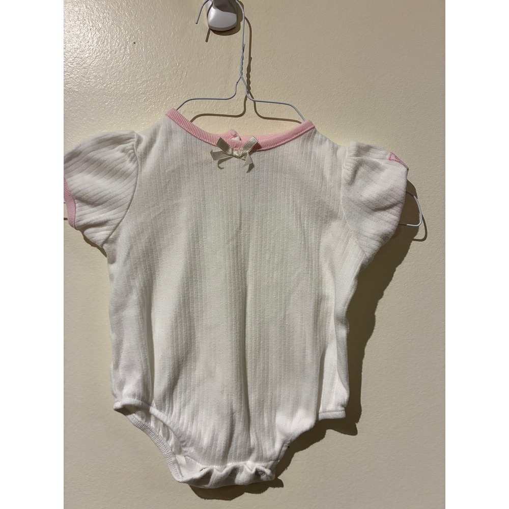 Vintage Disney Pooh White Pink Ribbed Baby Bodysuit 3-6 Months Snap Bottom Bow